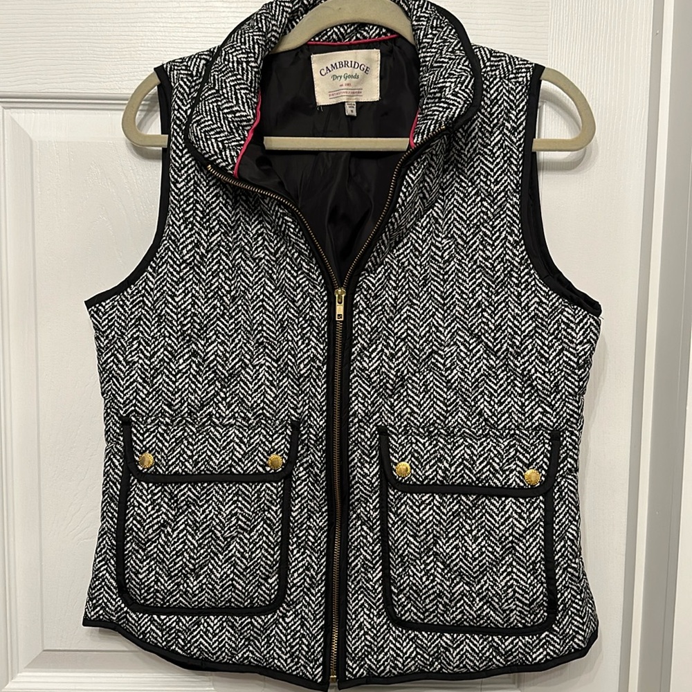 Cambridge dry goods. Puffer vest. Medium